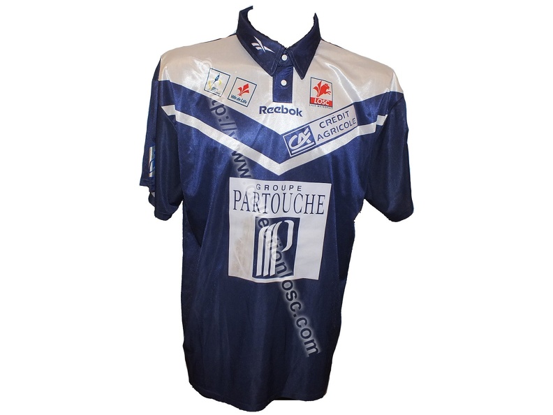 Maillot du LOSC porté par Djezon BOUTOILLE en Championnat de Division 2 lors de la Saison 1998-1999 boutoille-bleu-9899-face.jpg
