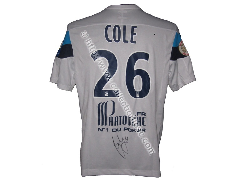 cole-away-1112-dos.jpg