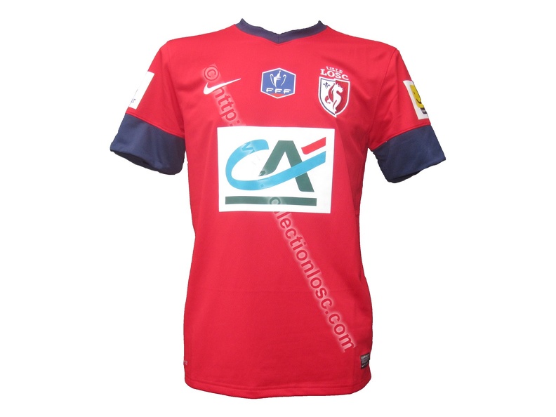 Maillot du LOSC porté par Jonathan DELAPLACE en Coupe de France lors de la Saison 2013-2014 delaplace-rouge-cdf-1314-face.jpg
