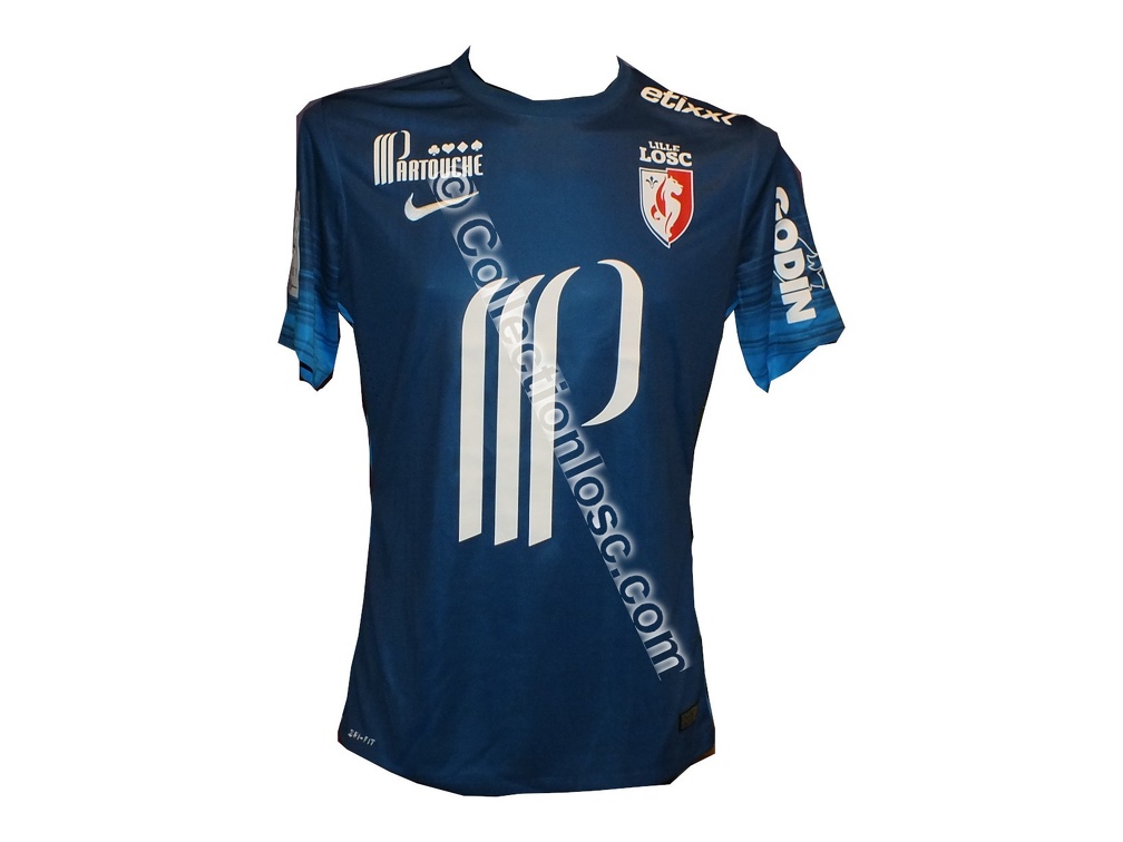 Maillot De Football Gjerdrum IL Saison 2015 - Taille S - Umbro - Numéro 17 - Occasion